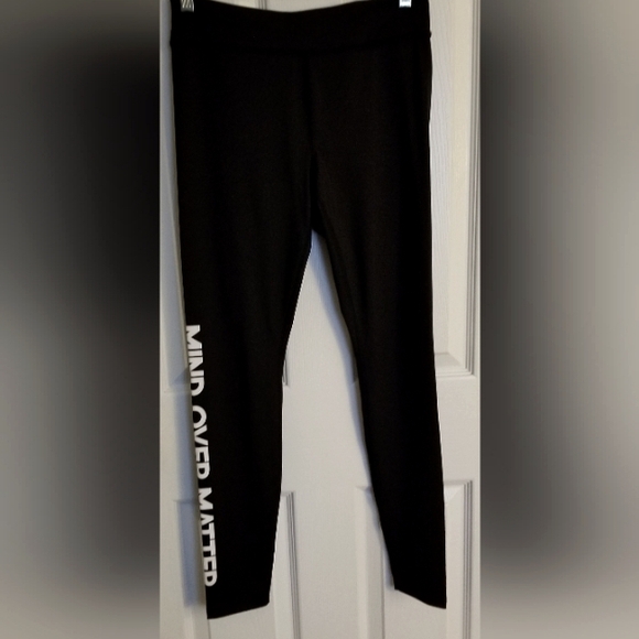 FORVER 21 LEGGINGS.  LIKE NEW.  Sz- Med - Picture 2 of 5